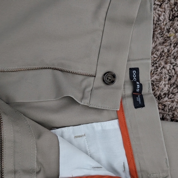 Dockers Tan Chinos Versatile Style - Picture 3 of 5
